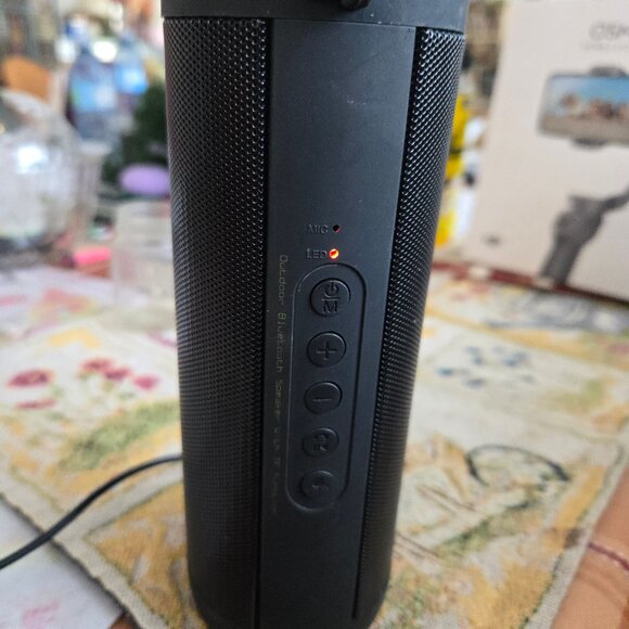 bluetooth speaker - Picture 2 of 3